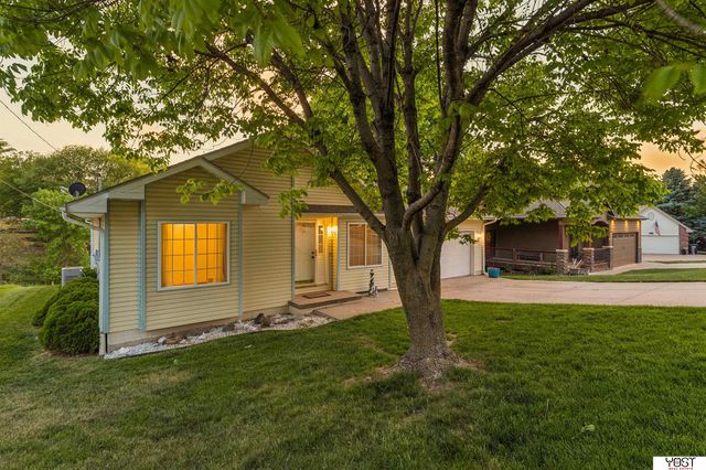 8887 Verdon Circle, Plattsmouth, NE 68048