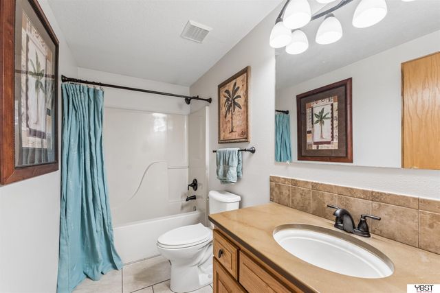 8887 Verdon Circle, Plattsmouth, NE 68048