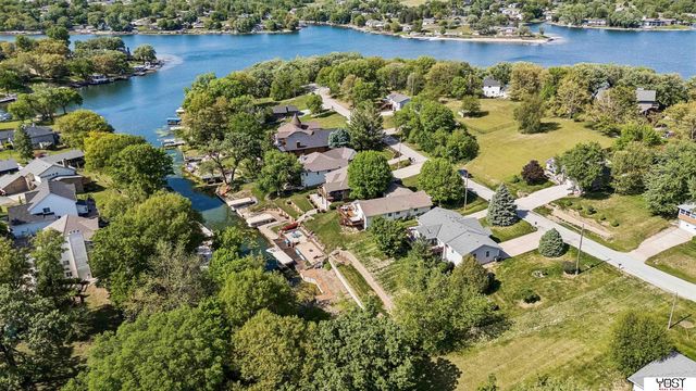 8887 Verdon Circle, Plattsmouth, NE 68048