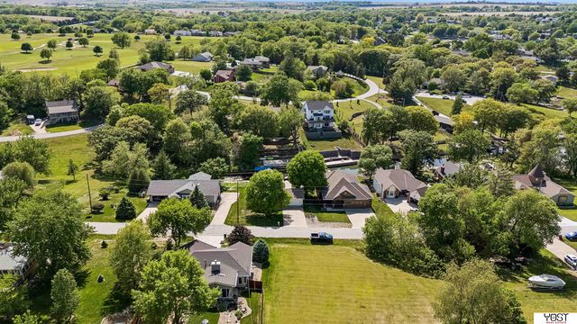 8887 Verdon Circle, Plattsmouth, NE 68048