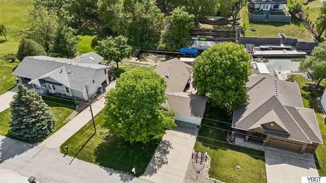 8887 Verdon Circle, Plattsmouth, NE 68048