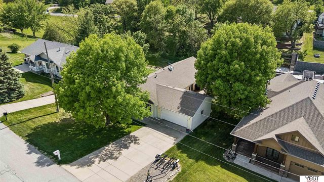 8887 Verdon Circle, Plattsmouth, NE 68048