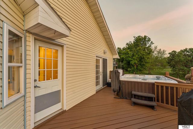 8887 Verdon Circle, Plattsmouth, NE 68048