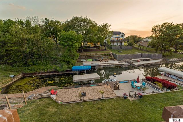 8887 Verdon Circle, Plattsmouth, NE 68048