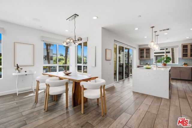 12550 W Fielding Circle 2, Playa Vista, CA 90094