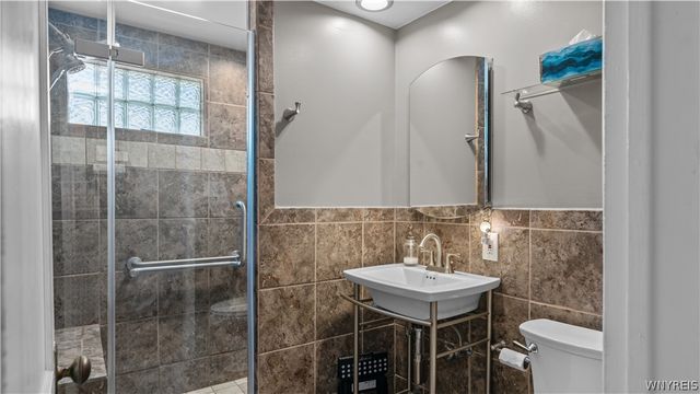 82 Crosby Avenue, Tonawanda, NY 14217