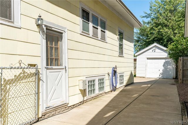 82 Crosby Avenue, Tonawanda, NY 14217