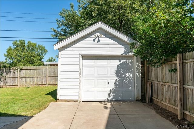 82 Crosby Avenue, Tonawanda, NY 14217