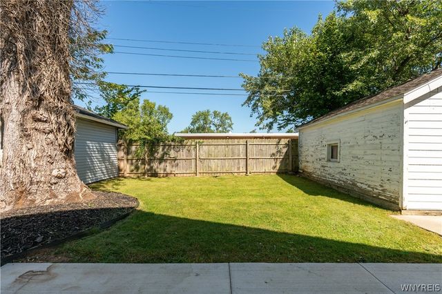 82 Crosby Avenue, Tonawanda, NY 14217