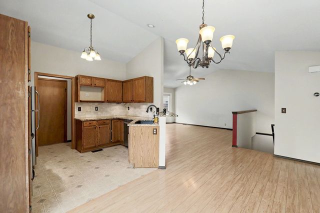 6525 E 39th Ct., Wichita, KS 67226