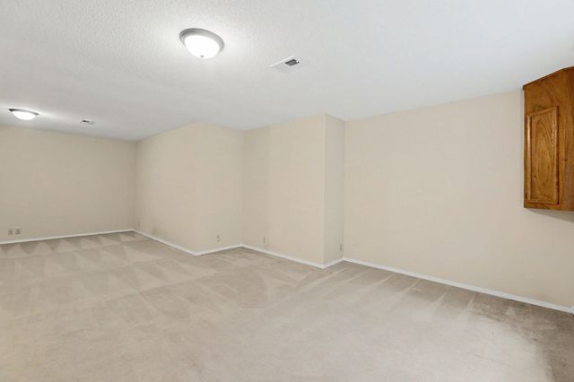 6525 E 39th Ct., Wichita, KS 67226