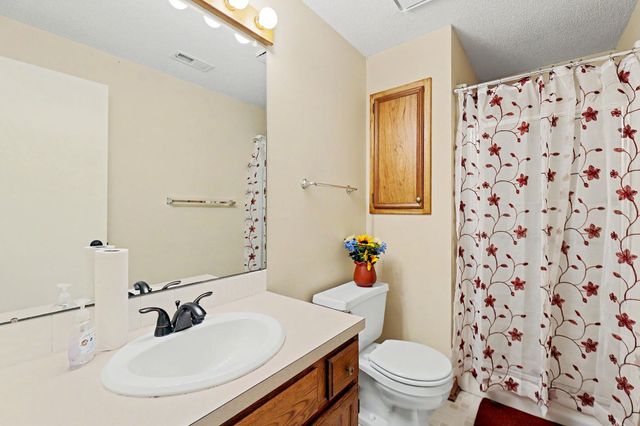 6525 E 39th Ct., Wichita, KS 67226