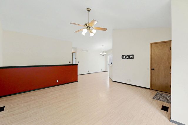 6525 E 39th Ct., Wichita, KS 67226