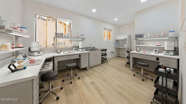 38652 E 9th Street, Palmdale, CA 93550