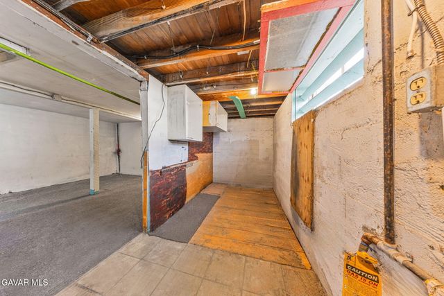 38652 E 9th Street, Palmdale, CA 93550