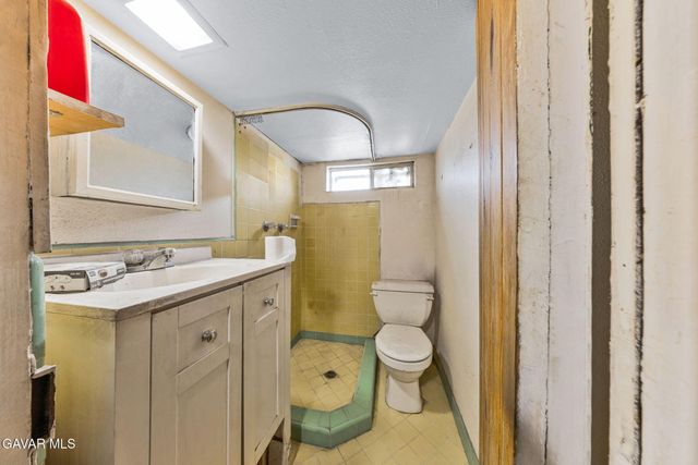 38652 E 9th Street, Palmdale, CA 93550