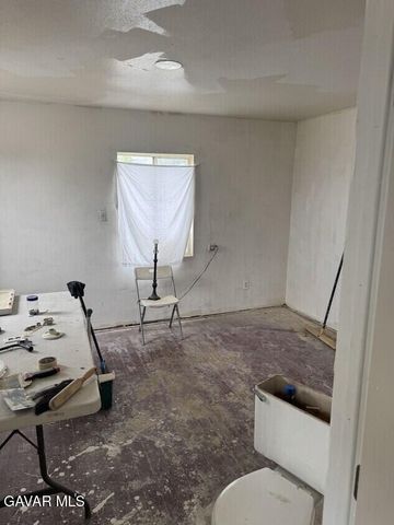 38652 E 9th Street, Palmdale, CA 93550