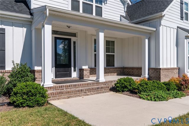 11730 Riverboat Dr, Chester, VA 23836