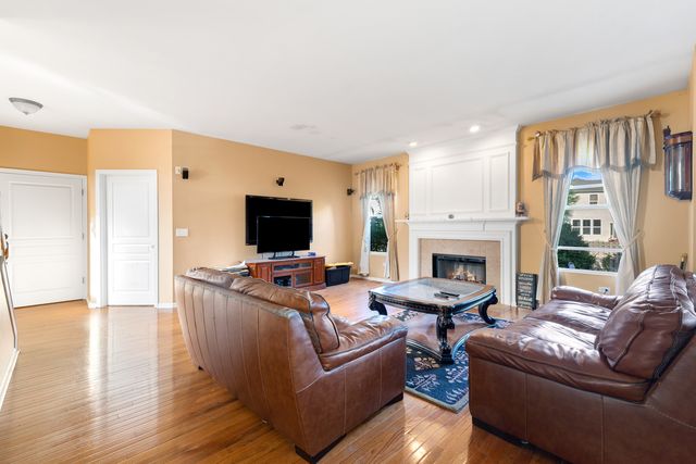 269 S Palmer Drive, Bolingbrook, IL 60490