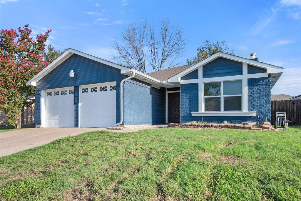 411 Lantana Drive, Arlington, TX 76018 — exterior