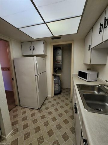 4906 Victoria DR # 404, Cape Coral, FL 33904