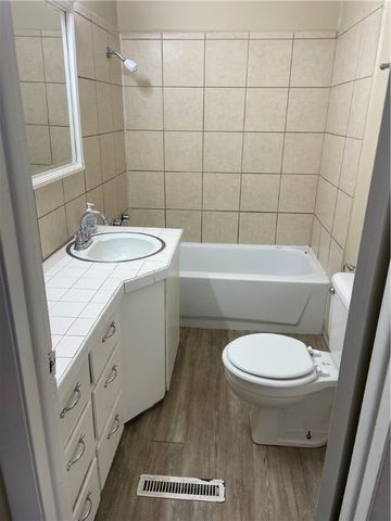 497 S Wood Avenue, Fayetteville, AR 72701