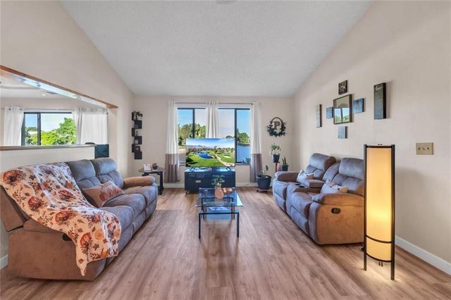 7212 PRIMROSE Lane 7212, Tamarac, FL 33321