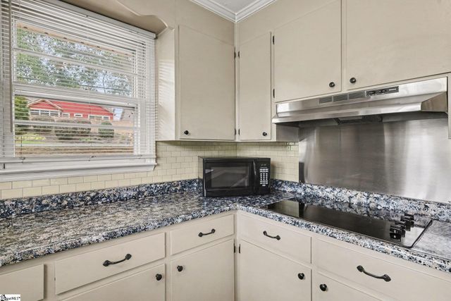 2 Ayersdale Drive, Taylors, SC 29687