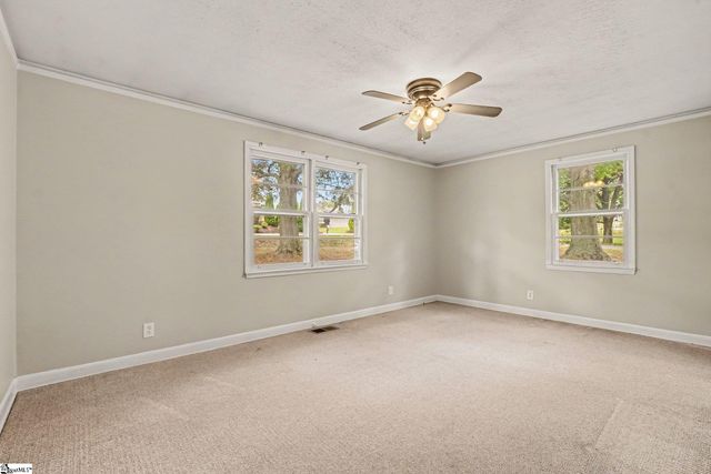 2 Ayersdale Drive, Taylors, SC 29687