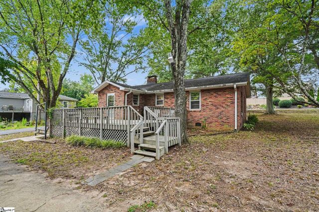 2 Ayersdale Drive, Taylors, SC 29687