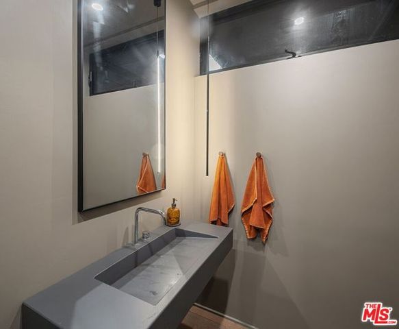 12632 W Sunset Boulevard, Los Angeles, CA 90049