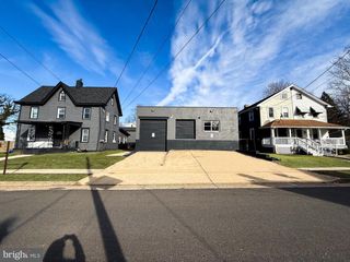 200 COOPER STREET, Beverly, NJ 08010
