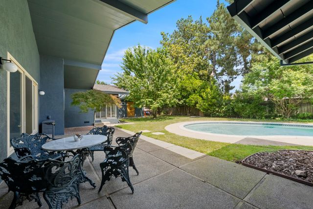 1989 University Ave, Sacramento, CA 95825