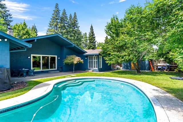 1989 University Ave, Sacramento, CA 95825