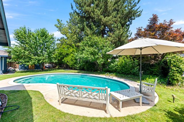 1989 University Ave, Sacramento, CA 95825