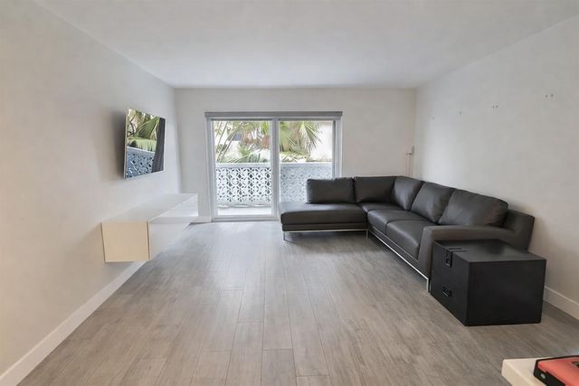 3220 Bayview Drive 211, Fort Lauderdale, FL 33306