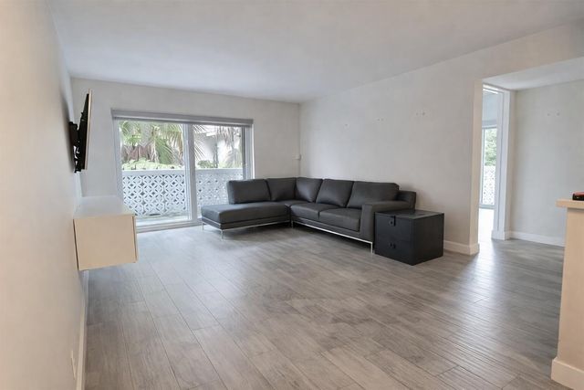 3220 Bayview Drive 211, Fort Lauderdale, FL 33306