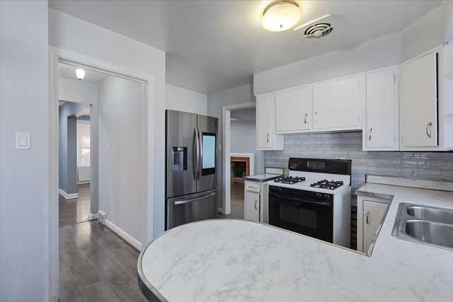 1700 W 103rd Street, Chicago, IL 60643