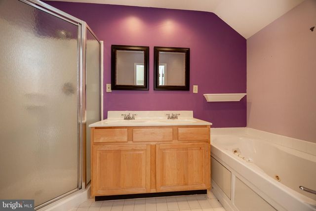 7 WARREN CIR, Glenmoore, PA 19343