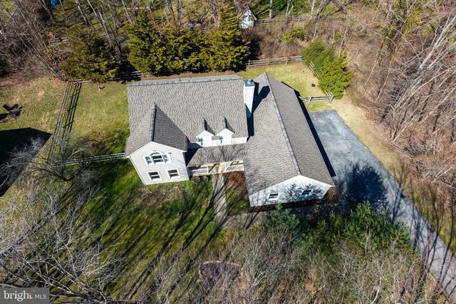 7 WARREN CIR, Glenmoore, PA 19343