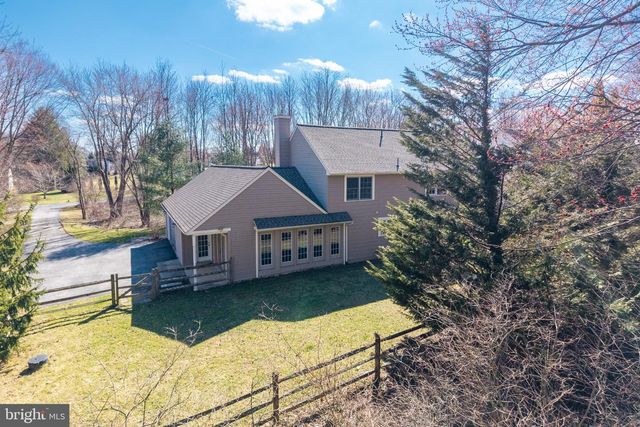 7 WARREN CIR, Glenmoore, PA 19343