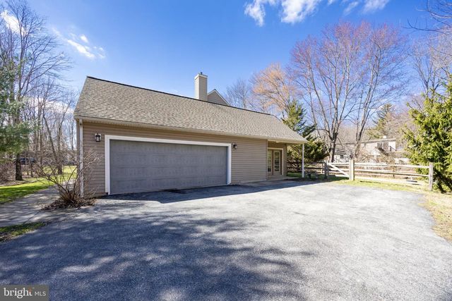 7 WARREN CIR, Glenmoore, PA 19343