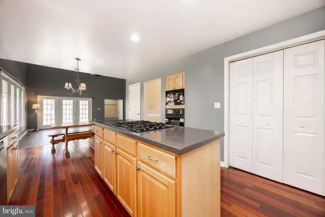 7 WARREN CIR, Glenmoore, PA 19343