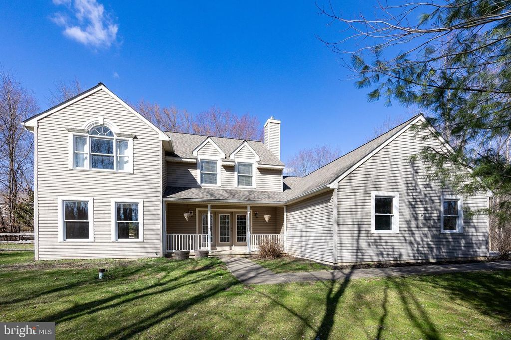 7 WARREN CIR, Glenmoore, PA 19343