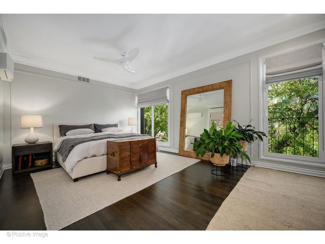1953 N Howe Street, Chicago, IL 60614