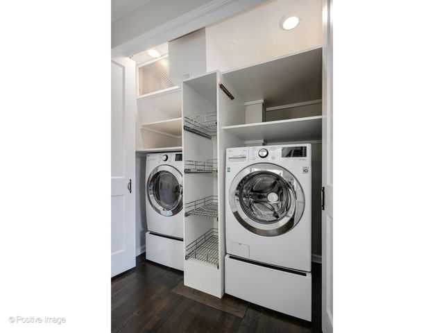 1953 N Howe Street, Chicago, IL 60614