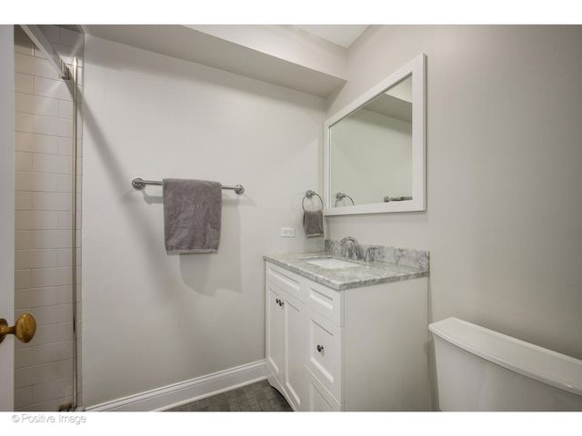 1953 N Howe Street, Chicago, IL 60614