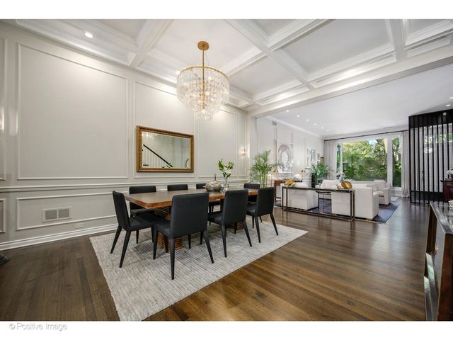 1953 N Howe Street, Chicago, IL 60614