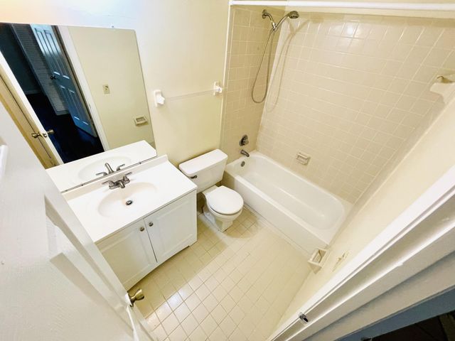 3096 Collin Drive B, West Palm Beach, FL 33406