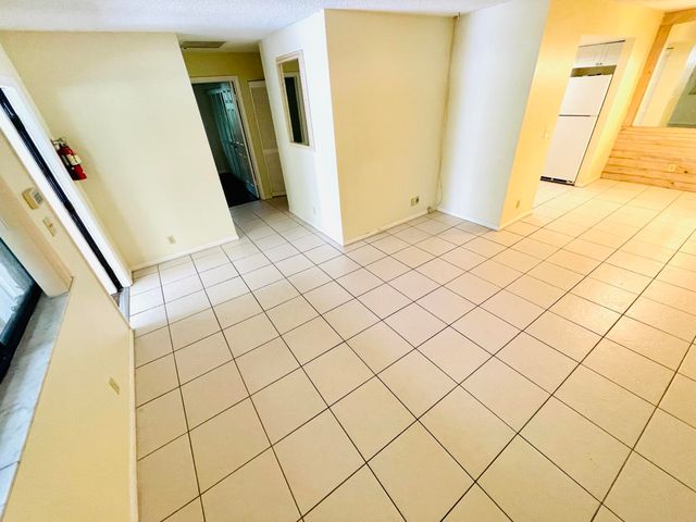 3096 Collin Drive B, West Palm Beach, FL 33406